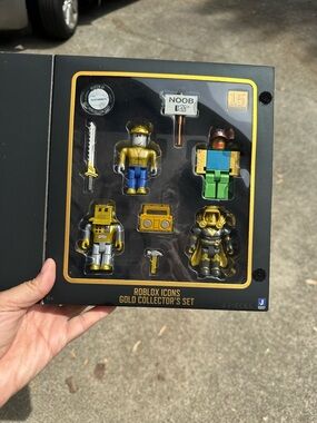 Roblox Icons Gold Collector's Set